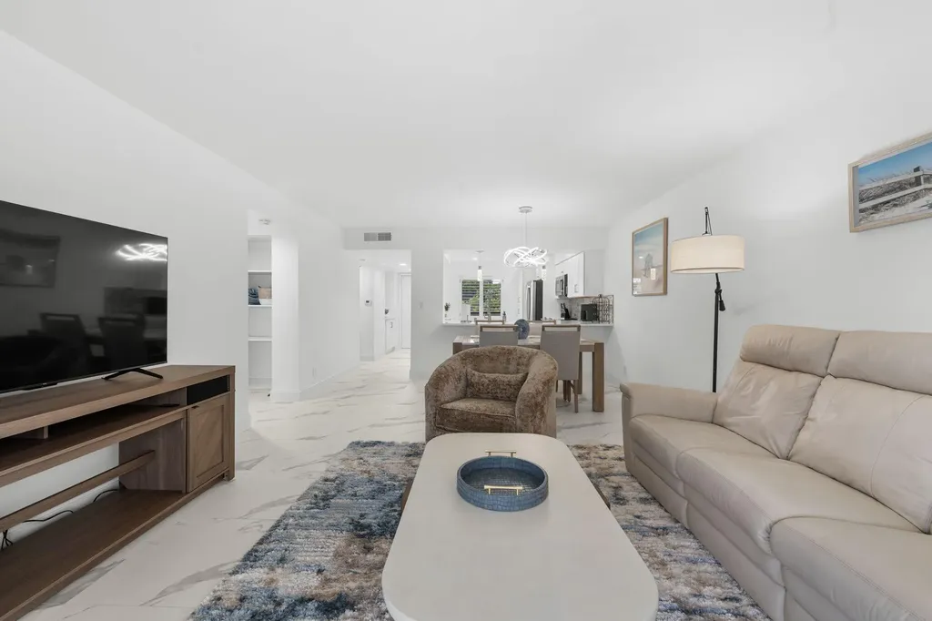 6936 Huntington Lane Delray Beach FL 33446