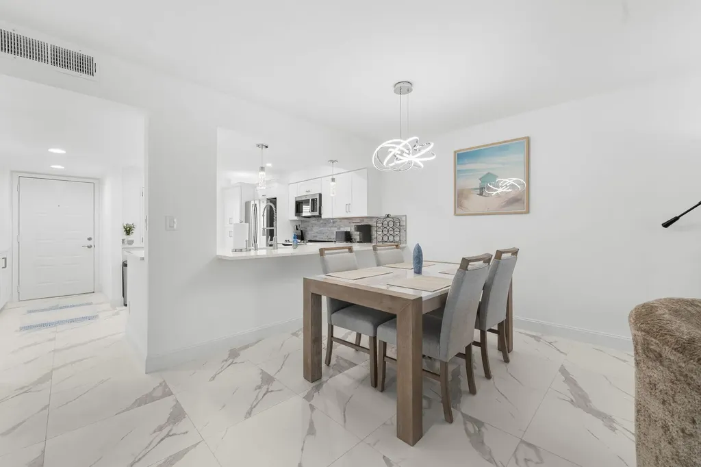 6936 Huntington Lane Delray Beach FL 33446
