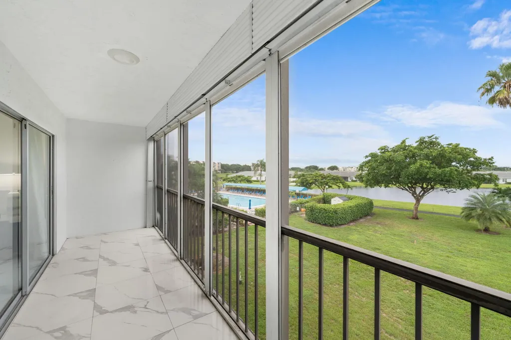 6936 Huntington Lane Delray Beach FL 33446