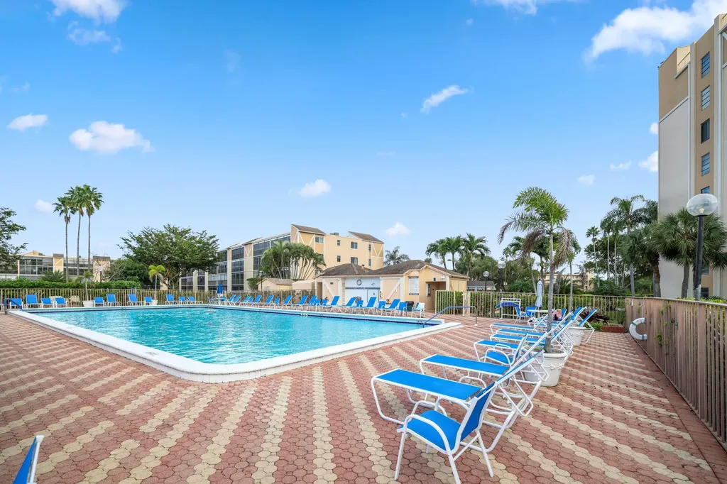 6936 Huntington Lane Delray Beach FL 33446