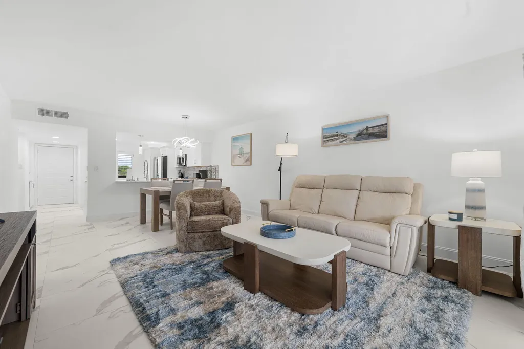 6936 Huntington Lane Delray Beach FL 33446