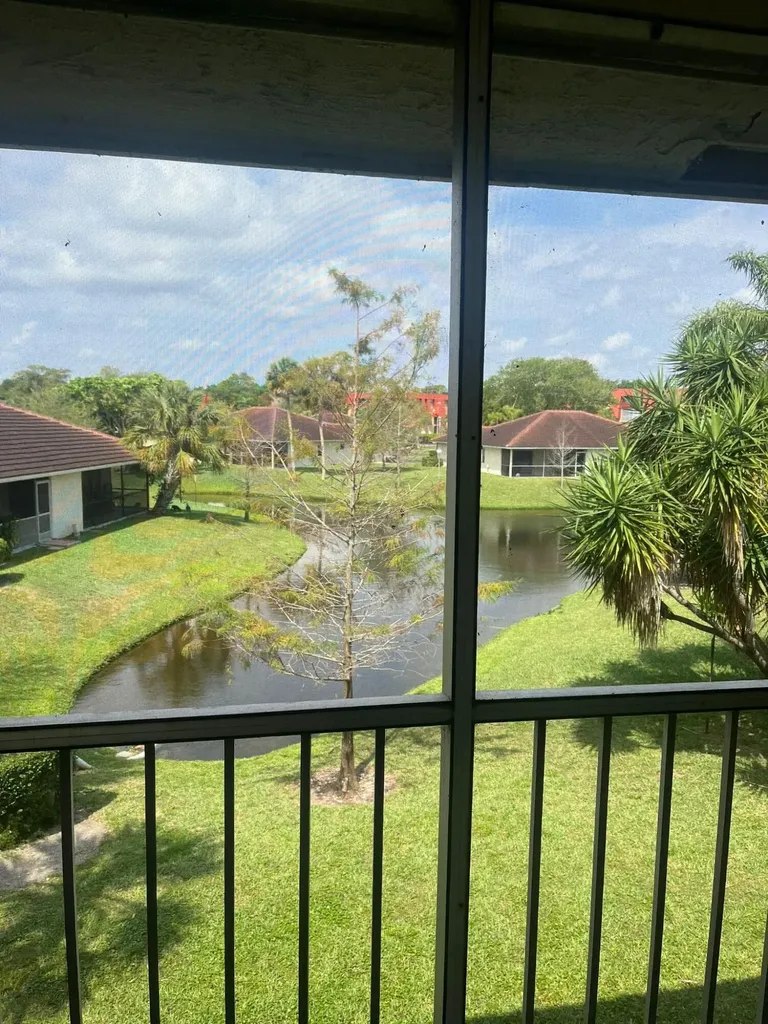 9993 Three Lakes Circle Boca Raton FL 33428