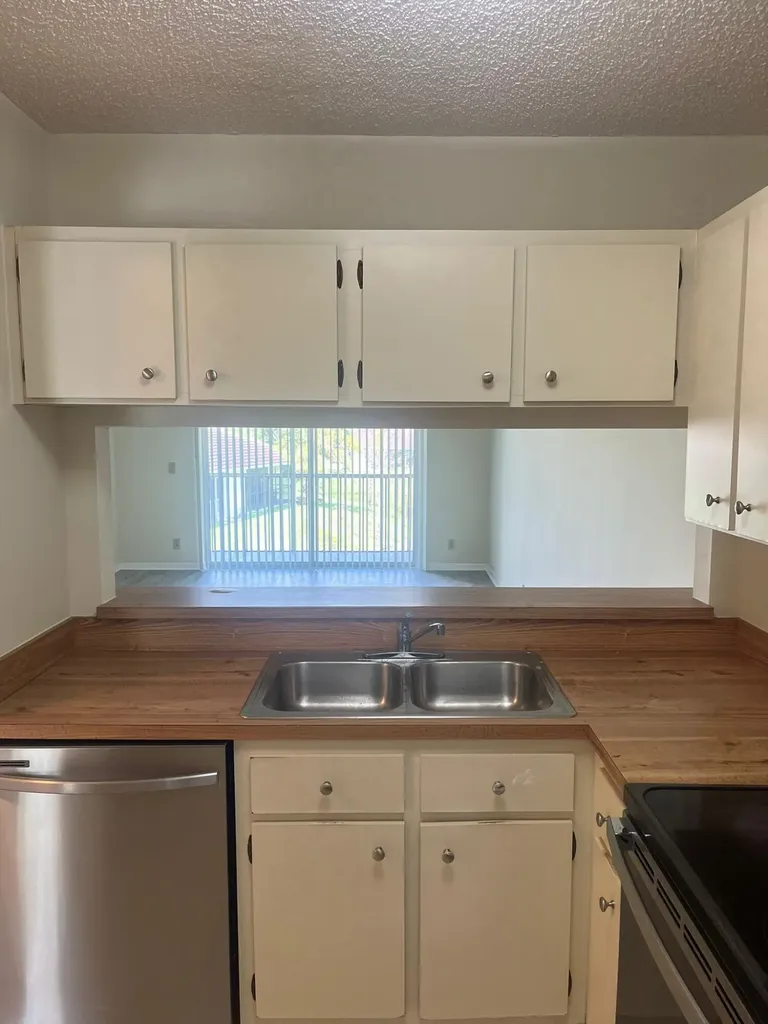 9993 Three Lakes Circle Boca Raton FL 33428