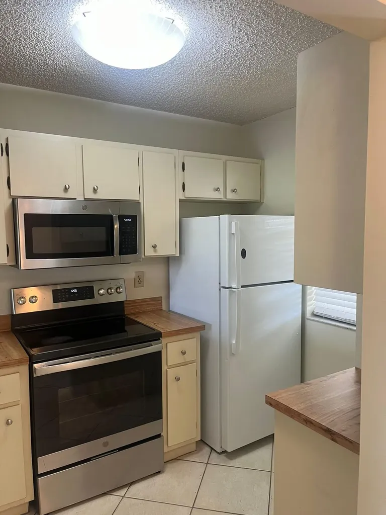 9993 Three Lakes Circle Boca Raton FL 33428
