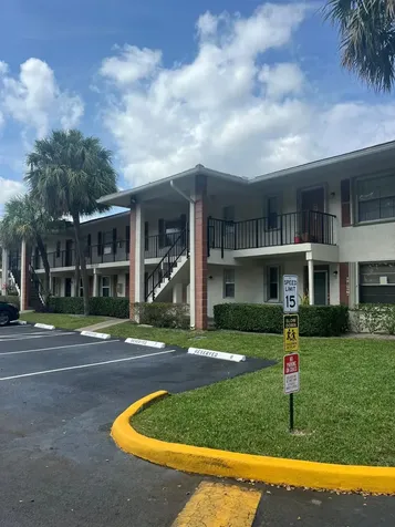 9993 Three Lakes Circle Boca Raton FL 33428