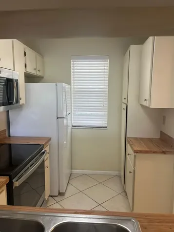 9993 Three Lakes Circle Boca Raton FL 33428