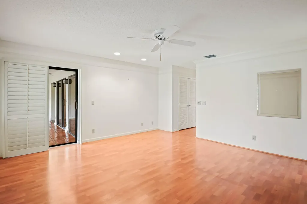 6888 Fountains Circle Lake Worth FL 33467