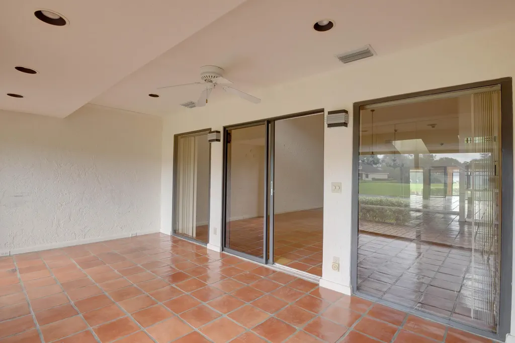 6888 Fountains Circle Lake Worth FL 33467