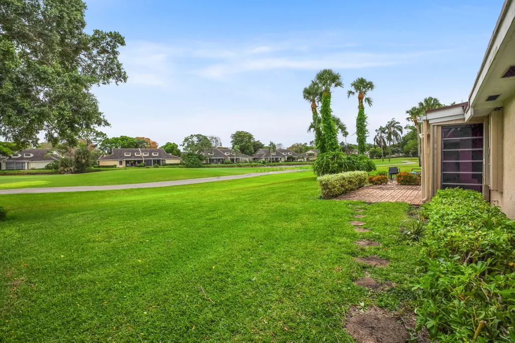 6888 Fountains Circle Lake Worth FL 33467