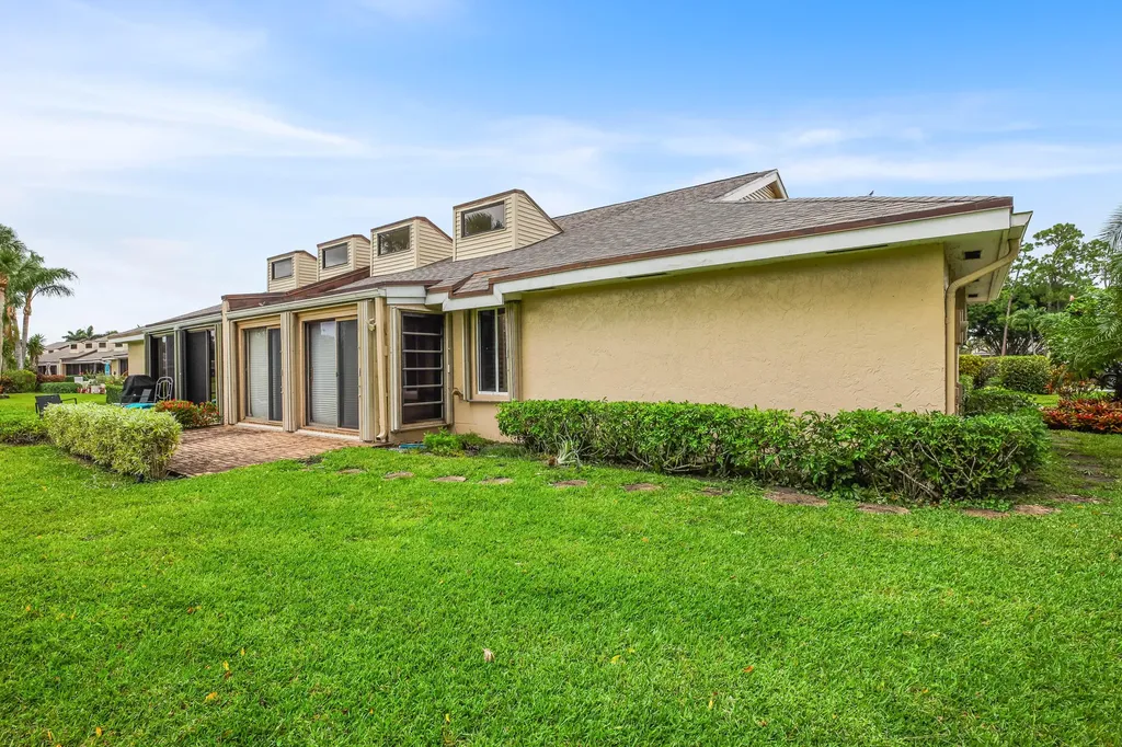 6888 Fountains Circle Lake Worth FL 33467
