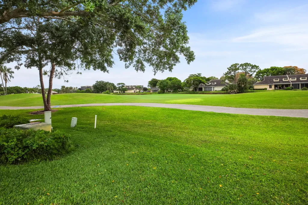 6888 Fountains Circle Lake Worth FL 33467