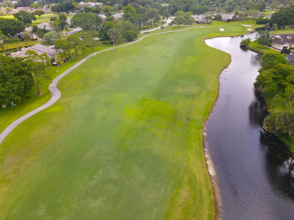 6888 Fountains Circle Lake Worth FL 33467