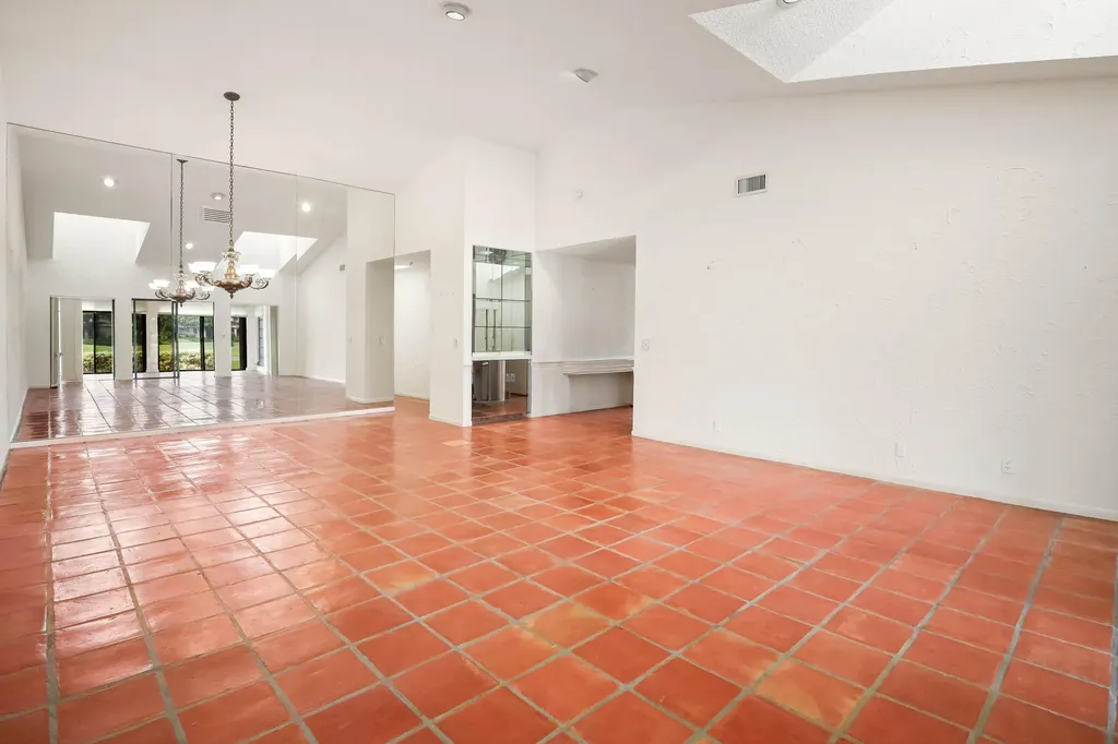 6888 Fountains Circle Lake Worth FL 33467