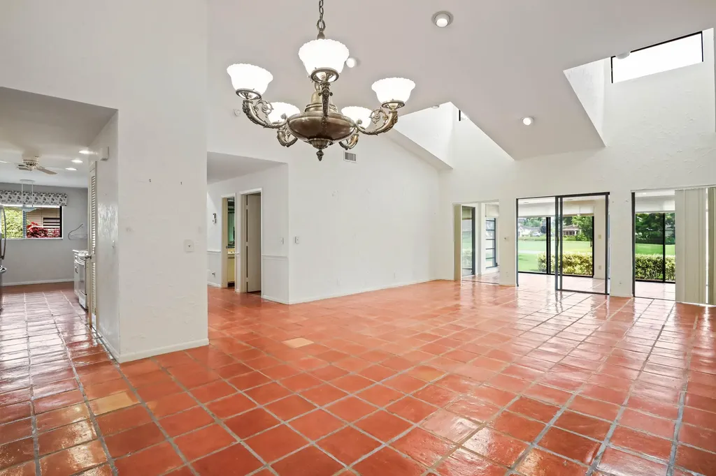 6888 Fountains Circle Lake Worth FL 33467