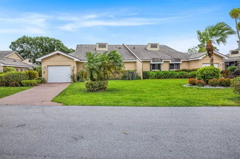 6888 Fountains Circle Lake Worth FL 33467