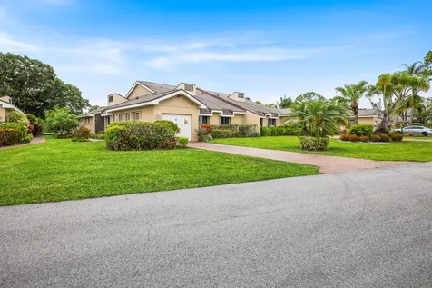 6888 Fountains Circle Lake Worth FL 33467