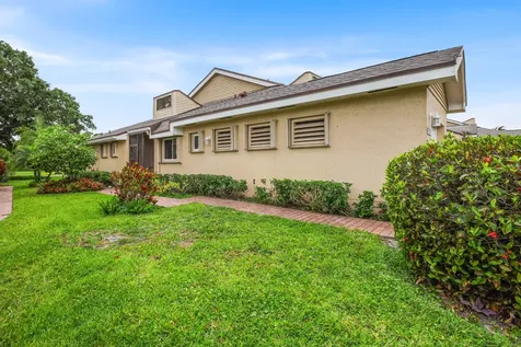 6888 Fountains Circle Lake Worth FL 33467