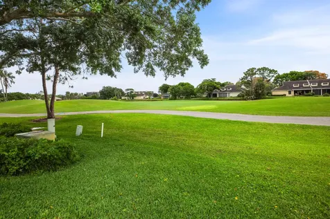 6888 Fountains Circle Lake Worth FL 33467