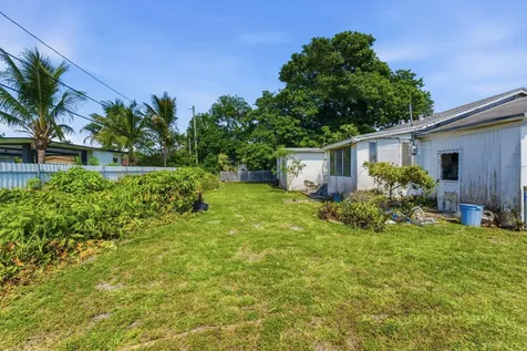 1129 NW 105th Street Miami FL 33150
