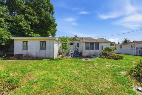 1129 NW 105th Street Miami FL 33150