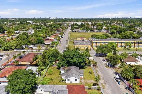 1129 NW 105th Street Miami FL 33150