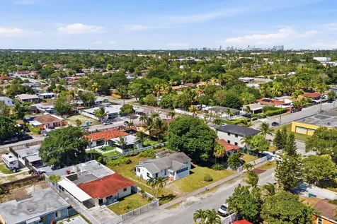 1129 NW 105th Street Miami FL 33150