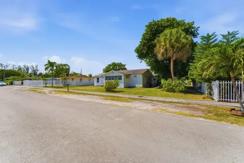 1129 NW 105th Street Miami FL 33150