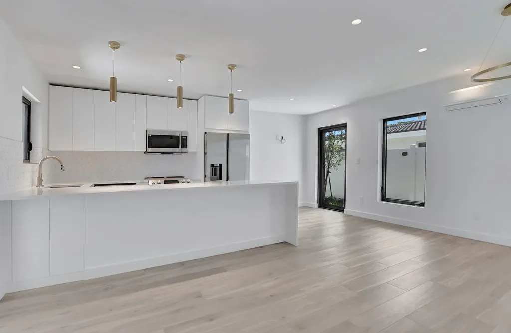 1361 SE 4th Street Deerfield Beach FL 33441