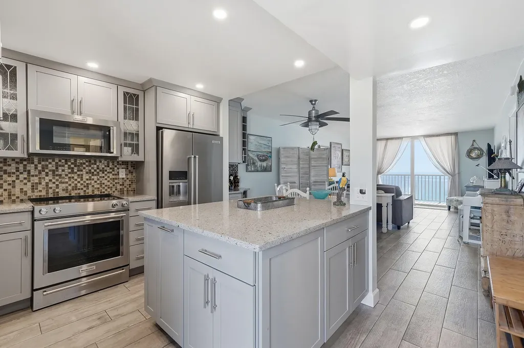 400 N Surf Road Hollywood FL 33019