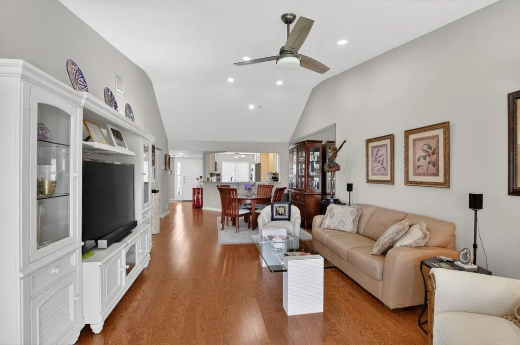 7701 Glendevon Lane Delray Beach FL 33446