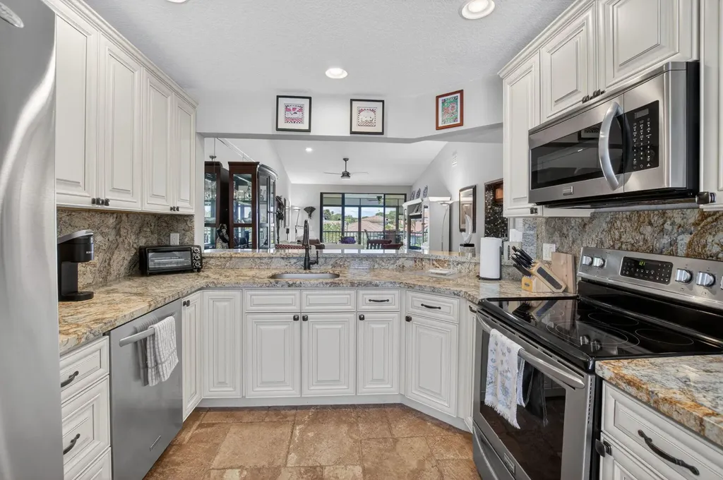 7701 Glendevon Lane Delray Beach FL 33446
