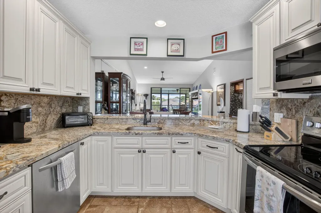 7701 Glendevon Lane Delray Beach FL 33446