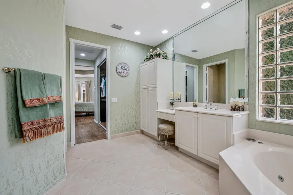 7945 Amethyst Lake Point Lake Worth FL 33467