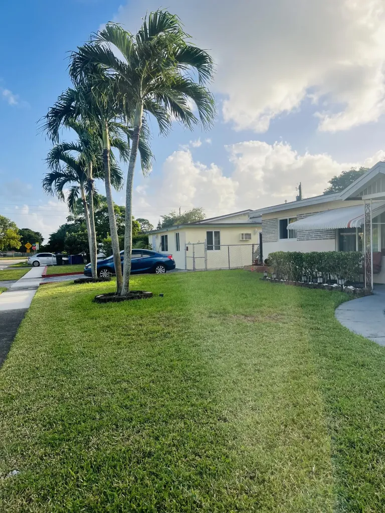 661 SW 29th Terrace Fort Lauderdale FL 33312