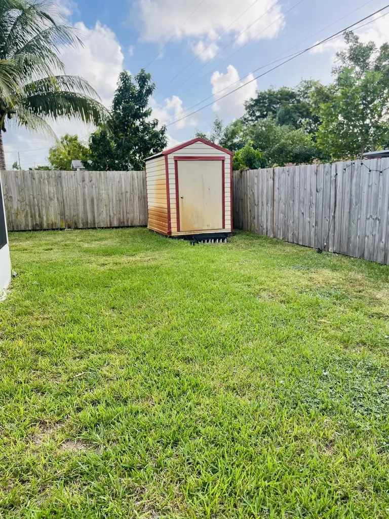 661 SW 29th Terrace Fort Lauderdale FL 33312