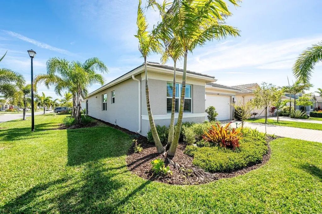 11673 SW Oceanus Boulevard Port St Lucie FL 34987
