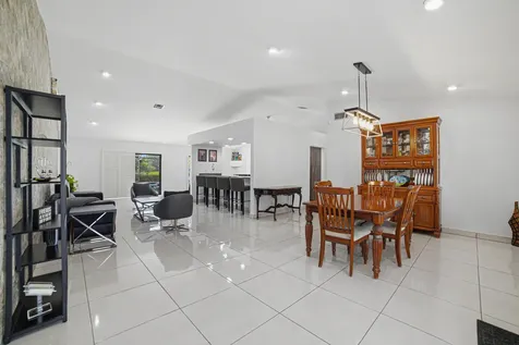 7614 NW 87th Avenue Tamarac FL 33321