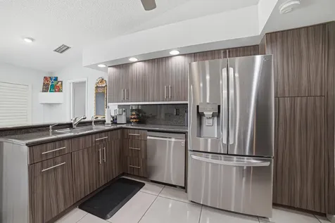 7614 NW 87th Avenue Tamarac FL 33321