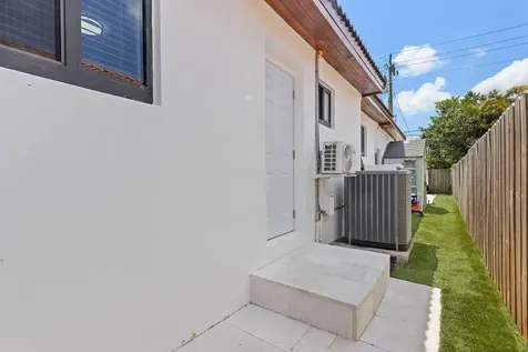 4328 SW 9th Terrace Miami FL 33134