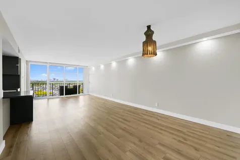 600 Parkview Drive Hallandale Beach FL 33009