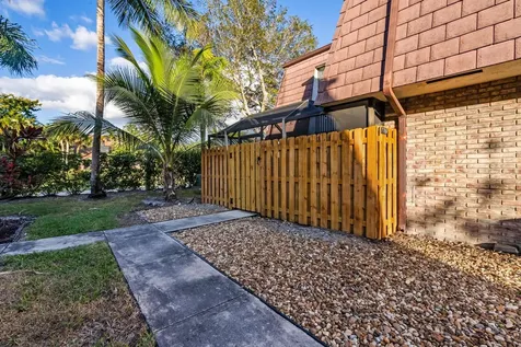 7780 Courtyard Run W Boca Raton FL 33433