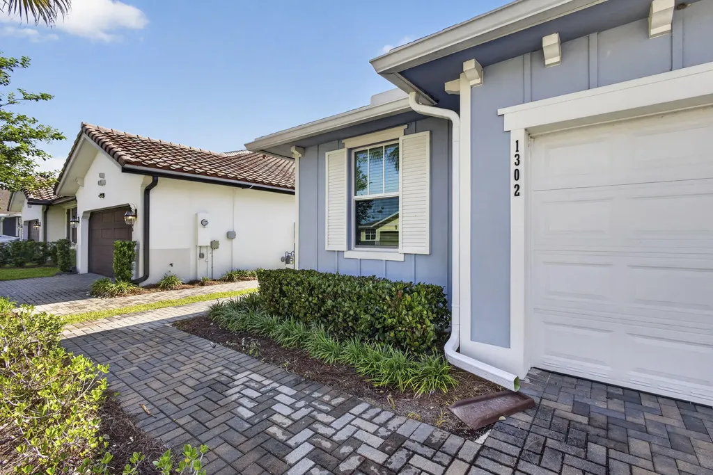1302 Tangled Orchard Trace Loxahatchee FL 33470