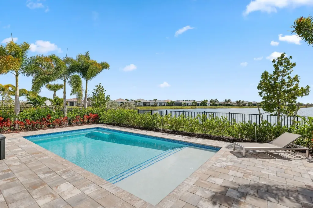 10466 Northbrook Circle Palm Beach Gardens FL 33412