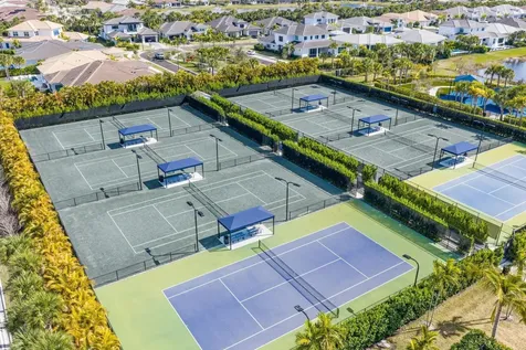 10466 Northbrook Circle Palm Beach Gardens FL 33412