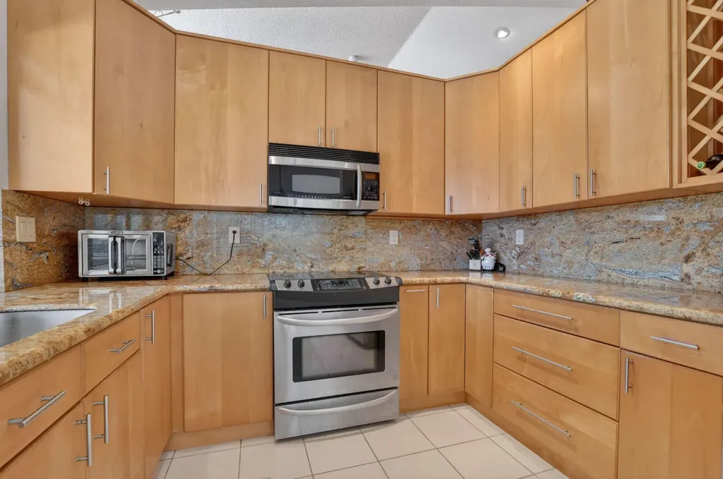 19348 Cherry Hills Terrace Boca Raton FL 33498