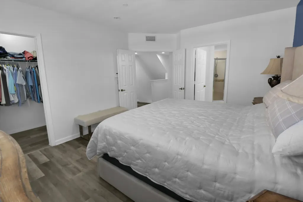 1033 NE 17th Way Fort Lauderdale FL 33304