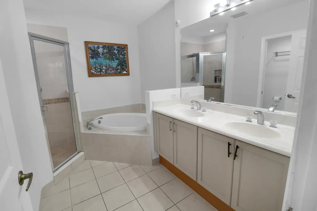 1033 NE 17th Way Fort Lauderdale FL 33304