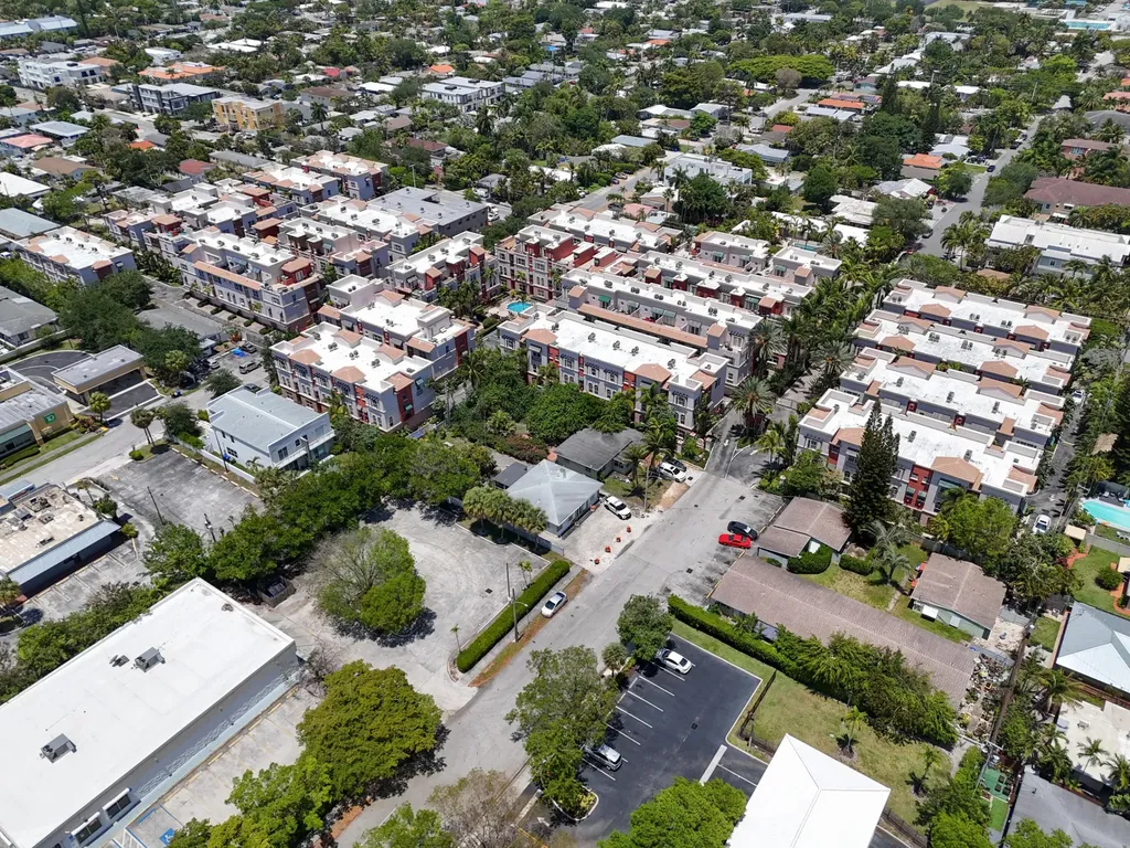 1033 NE 17th Way Fort Lauderdale FL 33304
