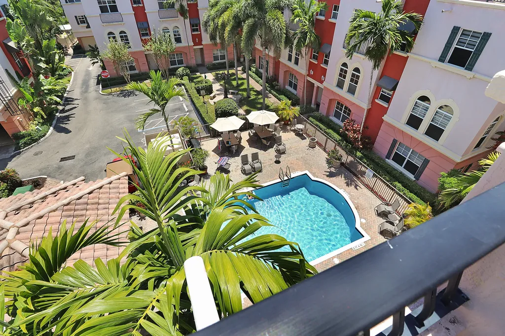 1033 NE 17th Way Fort Lauderdale FL 33304