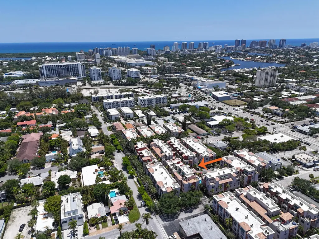 1033 NE 17th Way Fort Lauderdale FL 33304